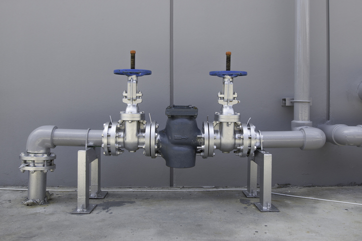 two gate valves in piping system