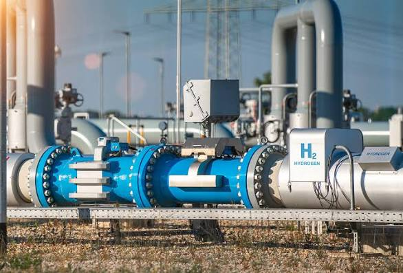 Hydrogen Pipeline Transport: Impact on Valves